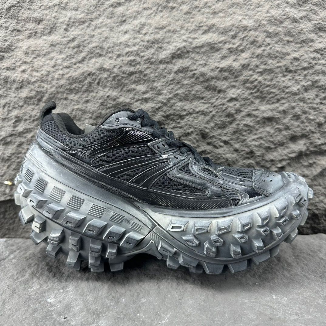 バレンシアガ BALENCIAGA ディフェンダー スニーカー アウトレット アメリカ