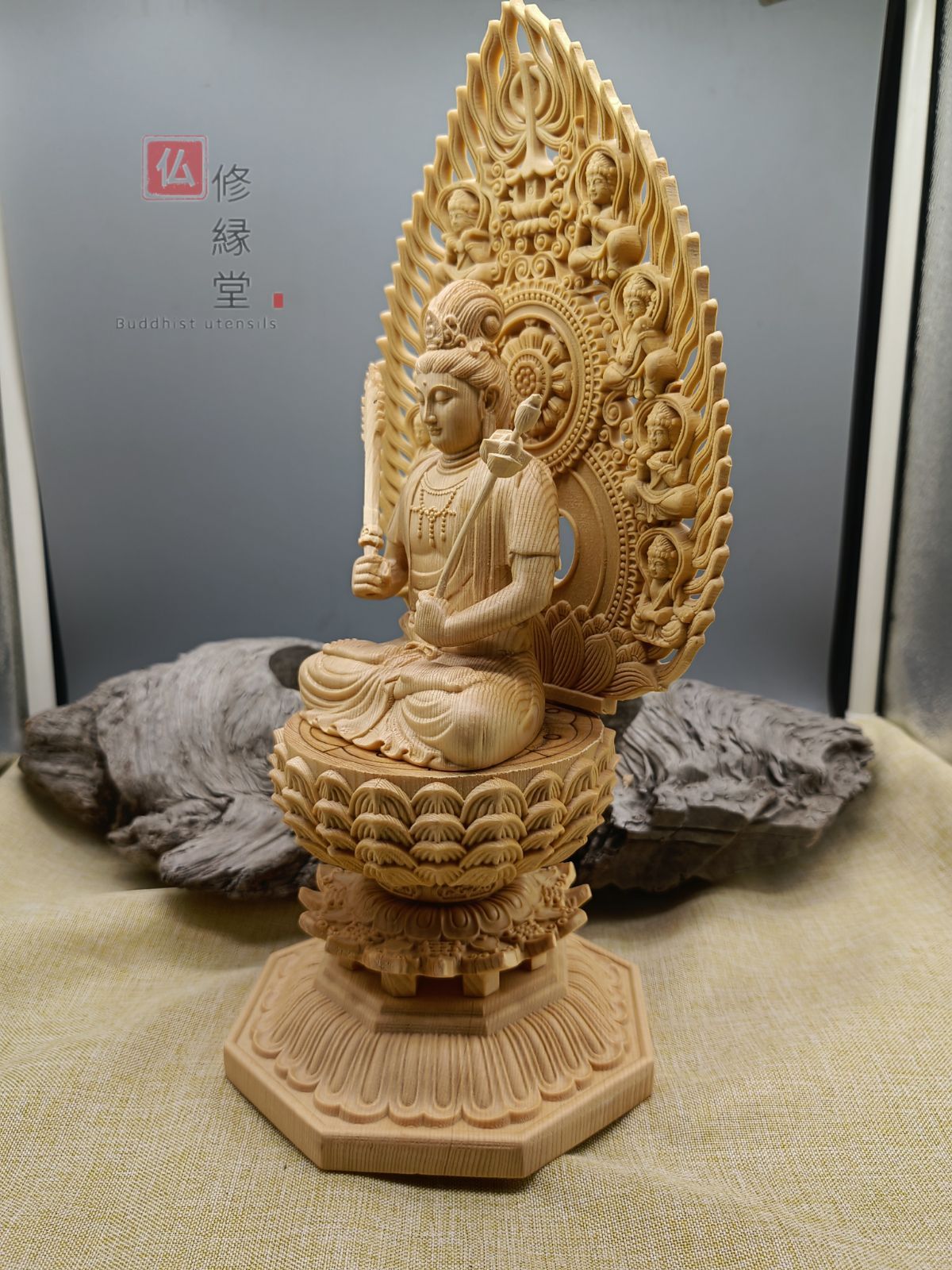 仏像 仏教美術 精密彫刻 手彫り木彫 虚空蔵菩薩像 檜木 - 美術品
