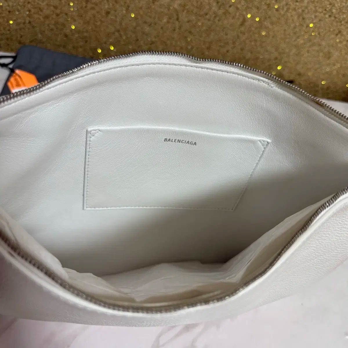 BALENCIAGA(バレンシアガ) ホワイト ピンク ロゴ ストラップ