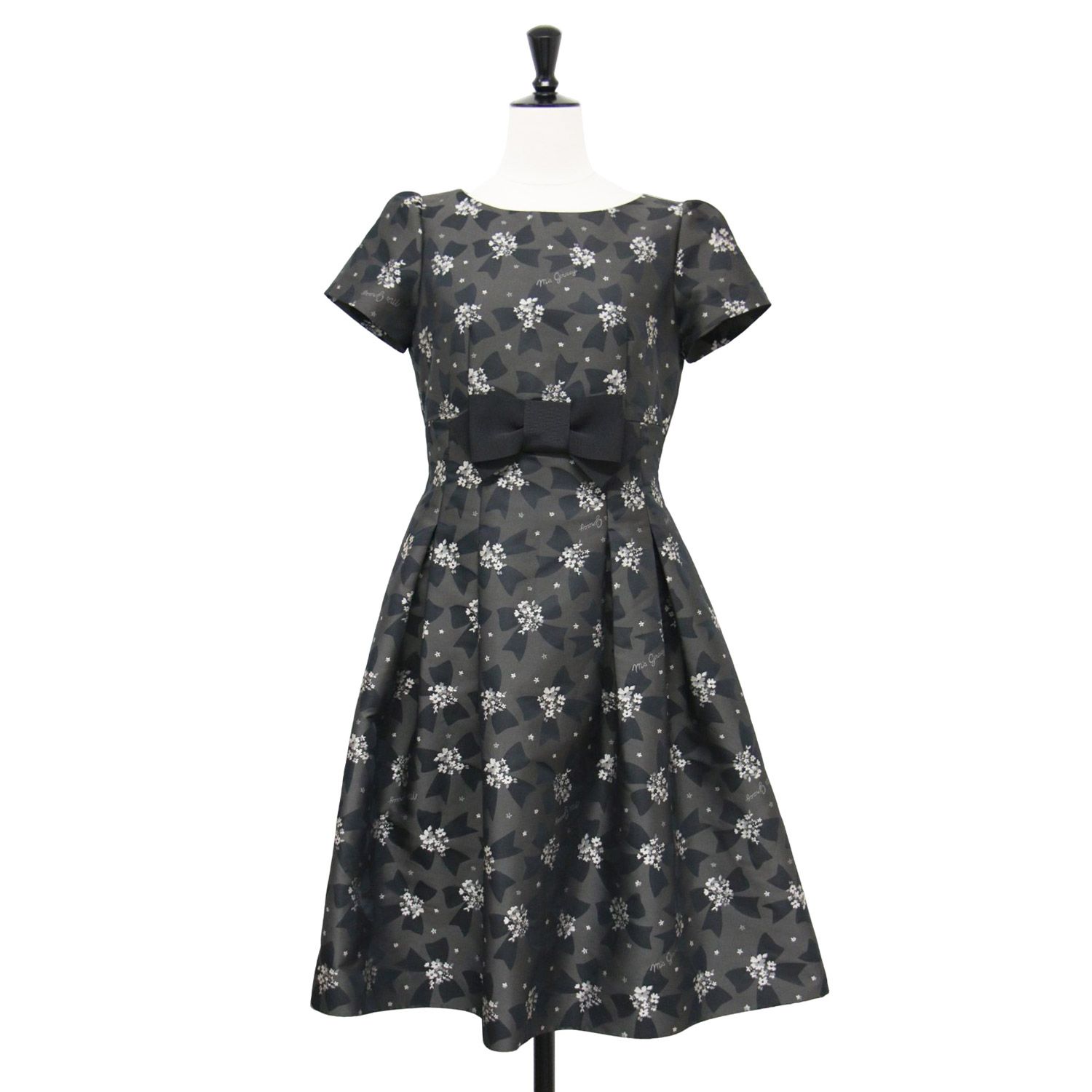 MS GRACY エムズグレイシー ワンピース グレー サイズ 36 S | 22秋冬 小花付リボン ジャガード ドレス | ワンピース | 半袖 膝丈 フ ロゴ 総柄 | トップス オケージョン | 日本製 レディース