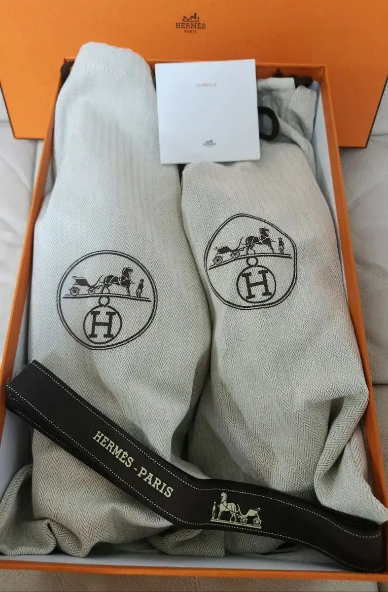 スニーカー