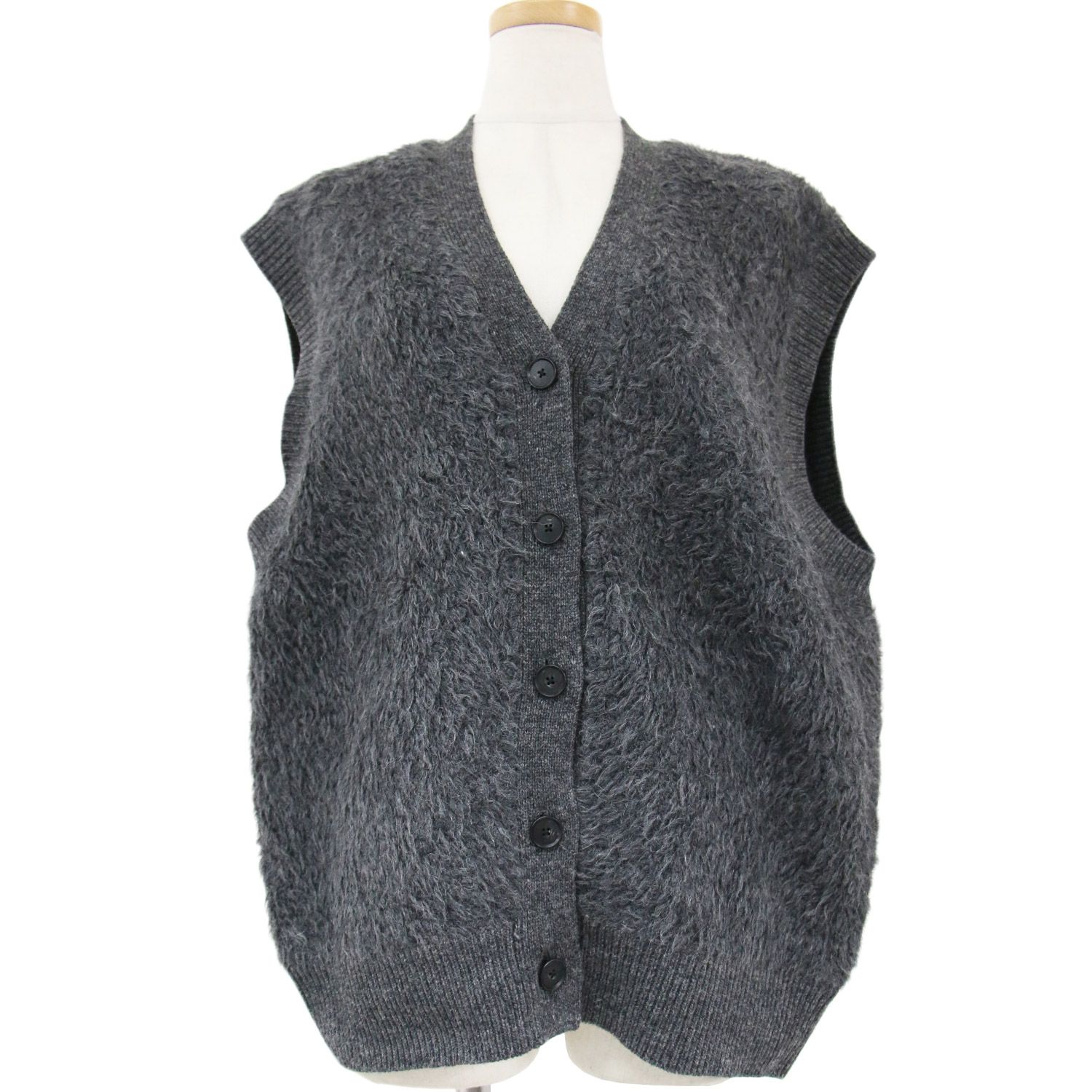 BEAUTY&YOUTH ビューティアンドユース ベスト グレー サイズ:FREE | 23秋冬 アルパカブレンド シャギーベスト / ニット | Vネック オーバーサイズ ウール | トップス セーター【レディース】【中古】【K4649】 BEAUTY&YOUTH ビューティアンドユース ニット ベスト 23年秋冬 グレー