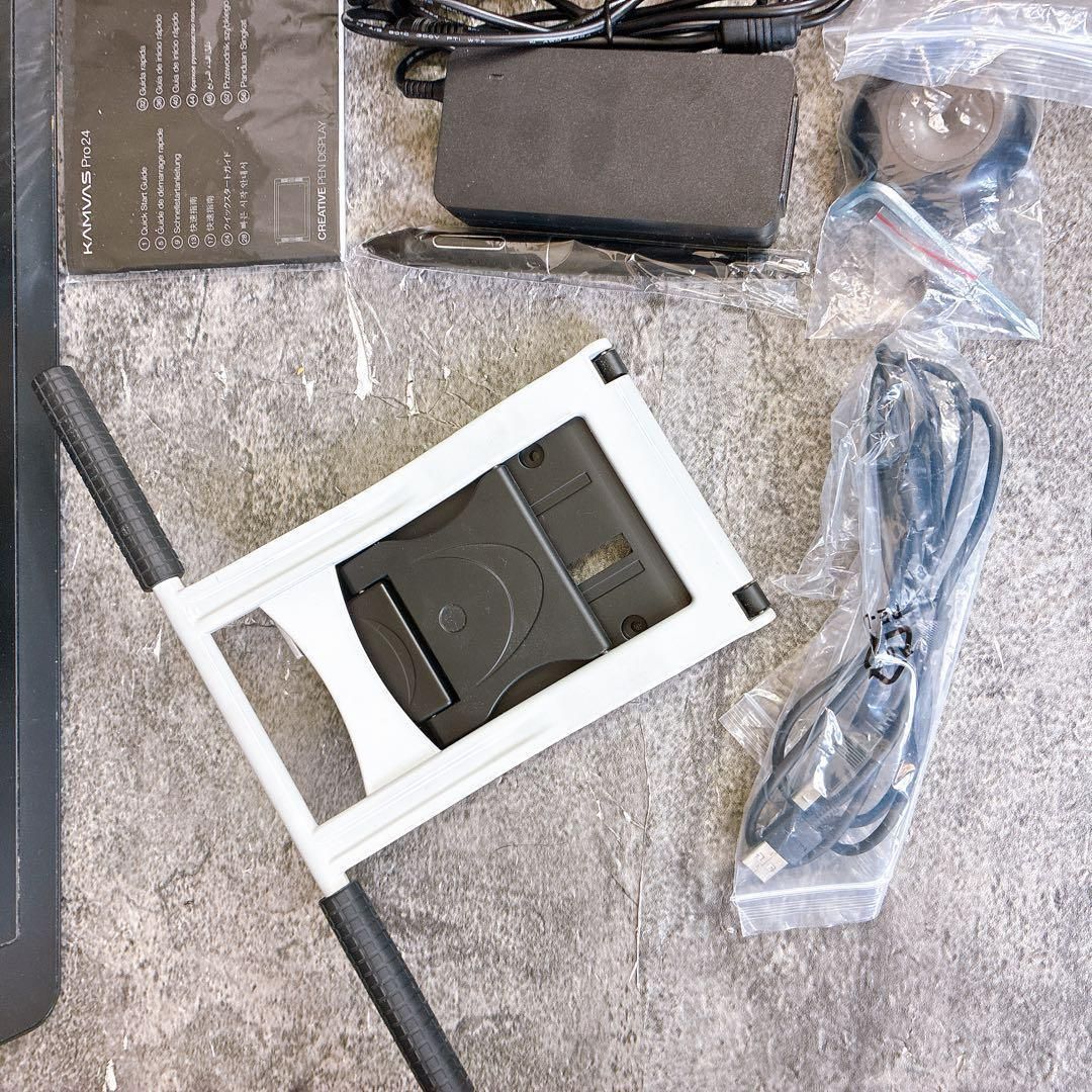 HUION KAMVAS Pro 24 本体　通電確認のみ　その他未チェック HUION KAMVAS Pro 24 本体 通電確認のみ その他未チェック