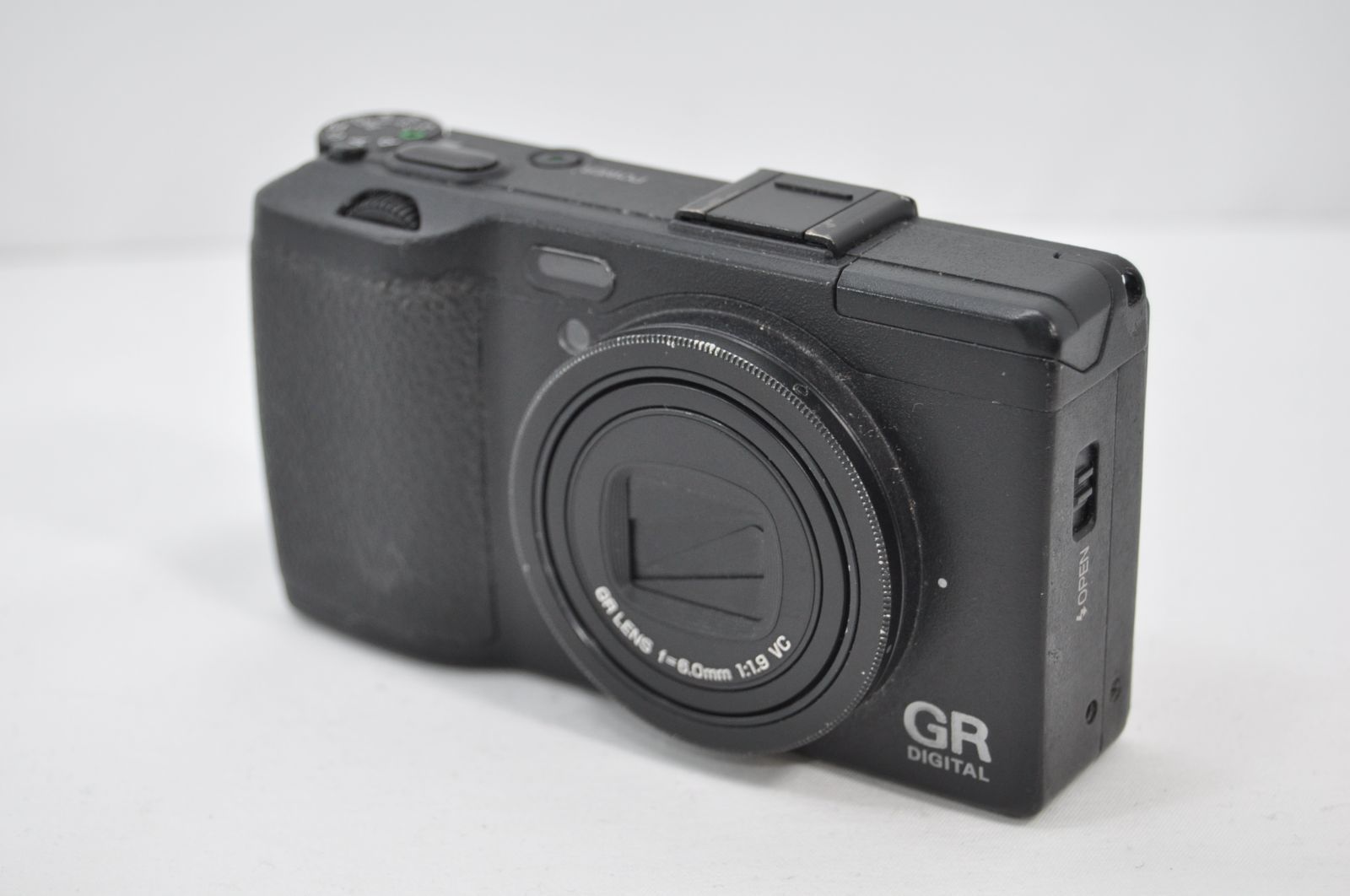 ［美品］RICOH GR DIGITAL Ⅳ 極少レリーズ回数1600回以下 美品］RICOH GR DIGITAL Ⅳ 極少レリーズ回数1600回以下 中古】RICOH