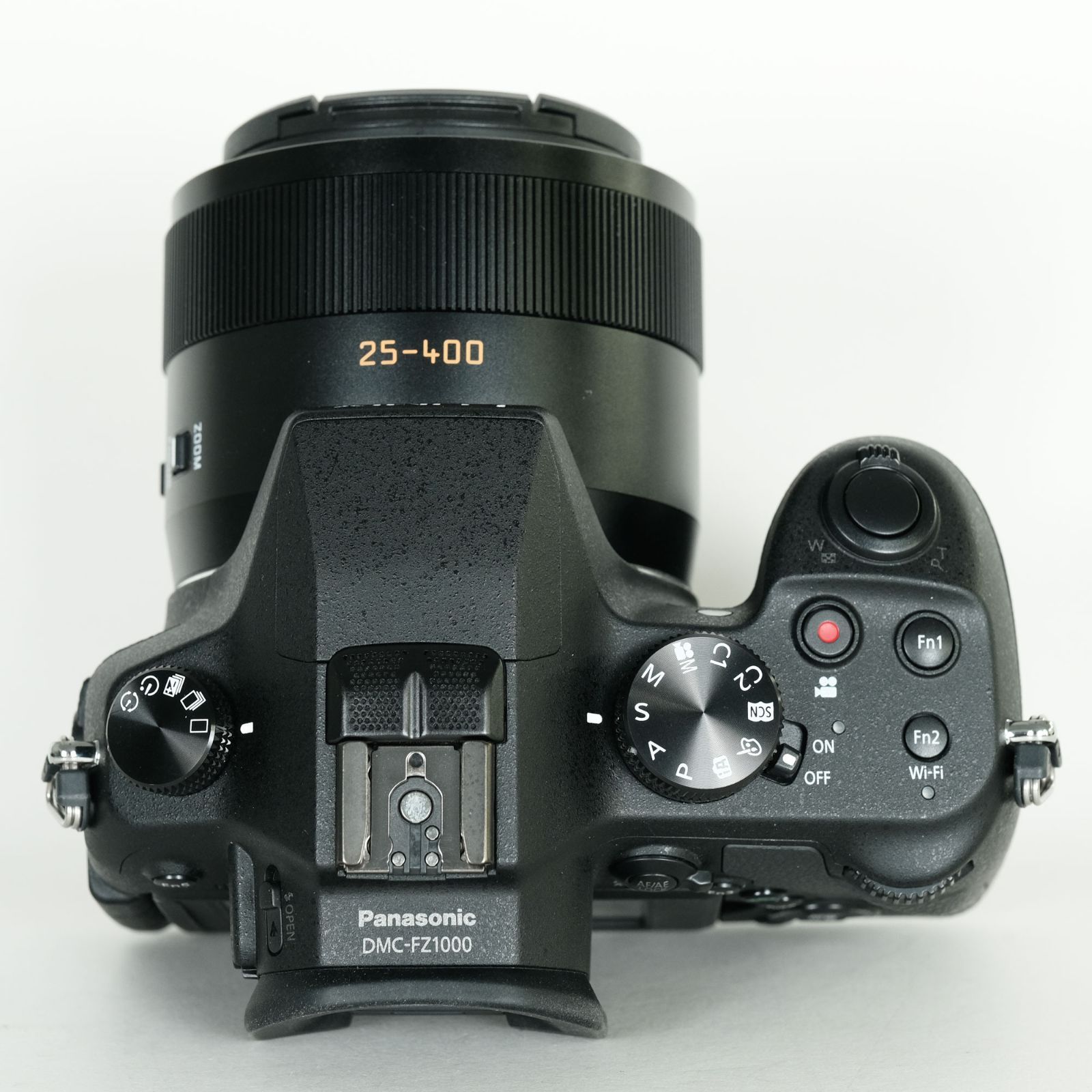 Panasonic - DMC-FZ1000・Panasonic・デジカメ・互換バッテリー2個付・中古品 パナソニック LUMIX DMC-FZ1000（デジカメ用バッテリー