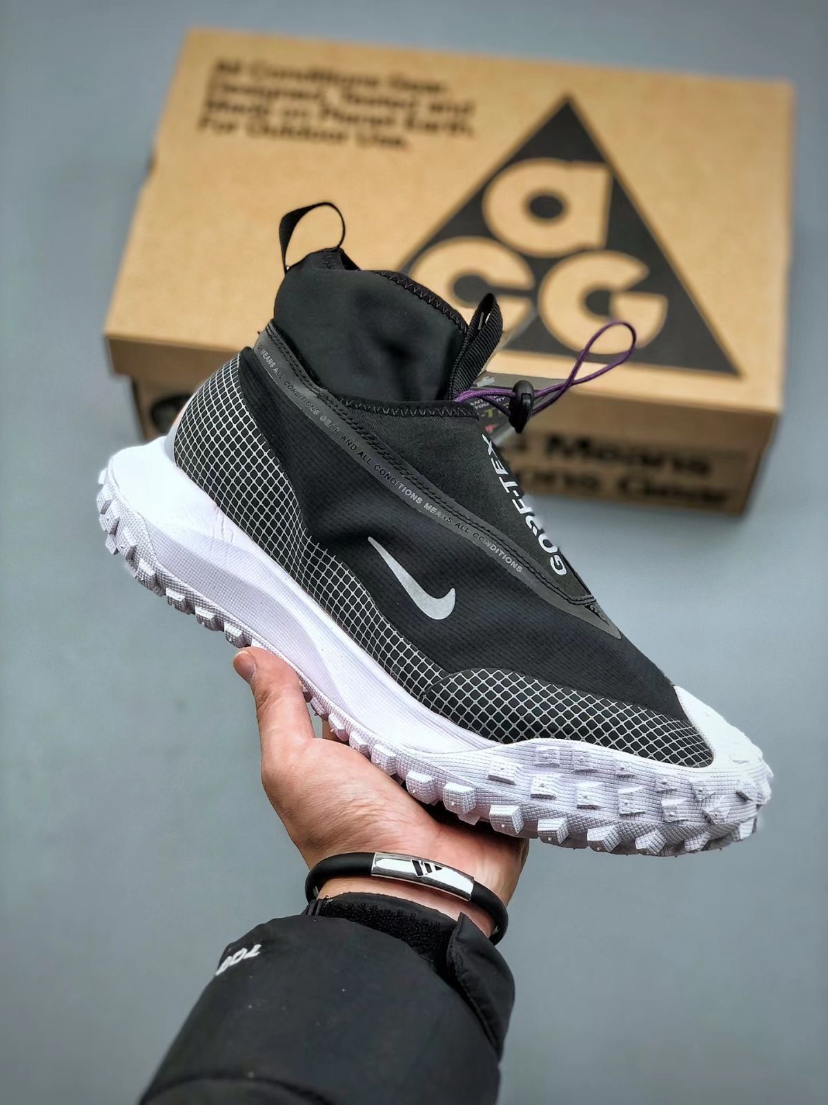 NIKE ACG Mountain Fly Gore-Tex