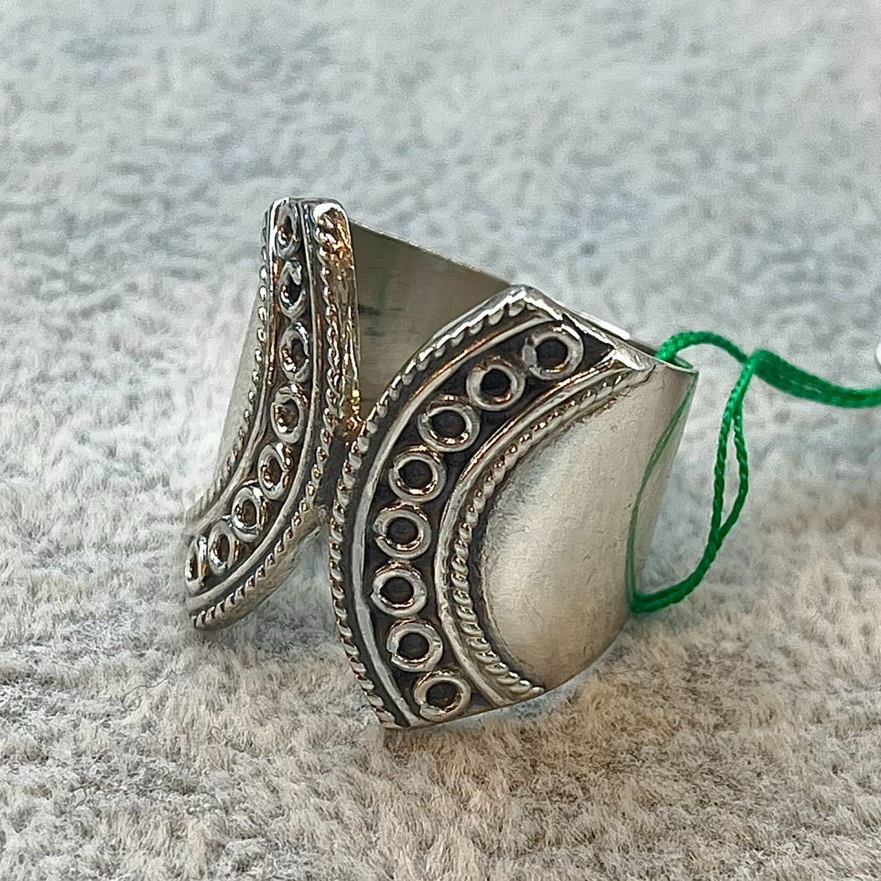 民族風 トンボモチーフ ネックレス ビーズ レザーコード 個性的 ヴィンテージ風 民族風 トンボモチーフ ネックレス ビーズ レザーコード 個性的