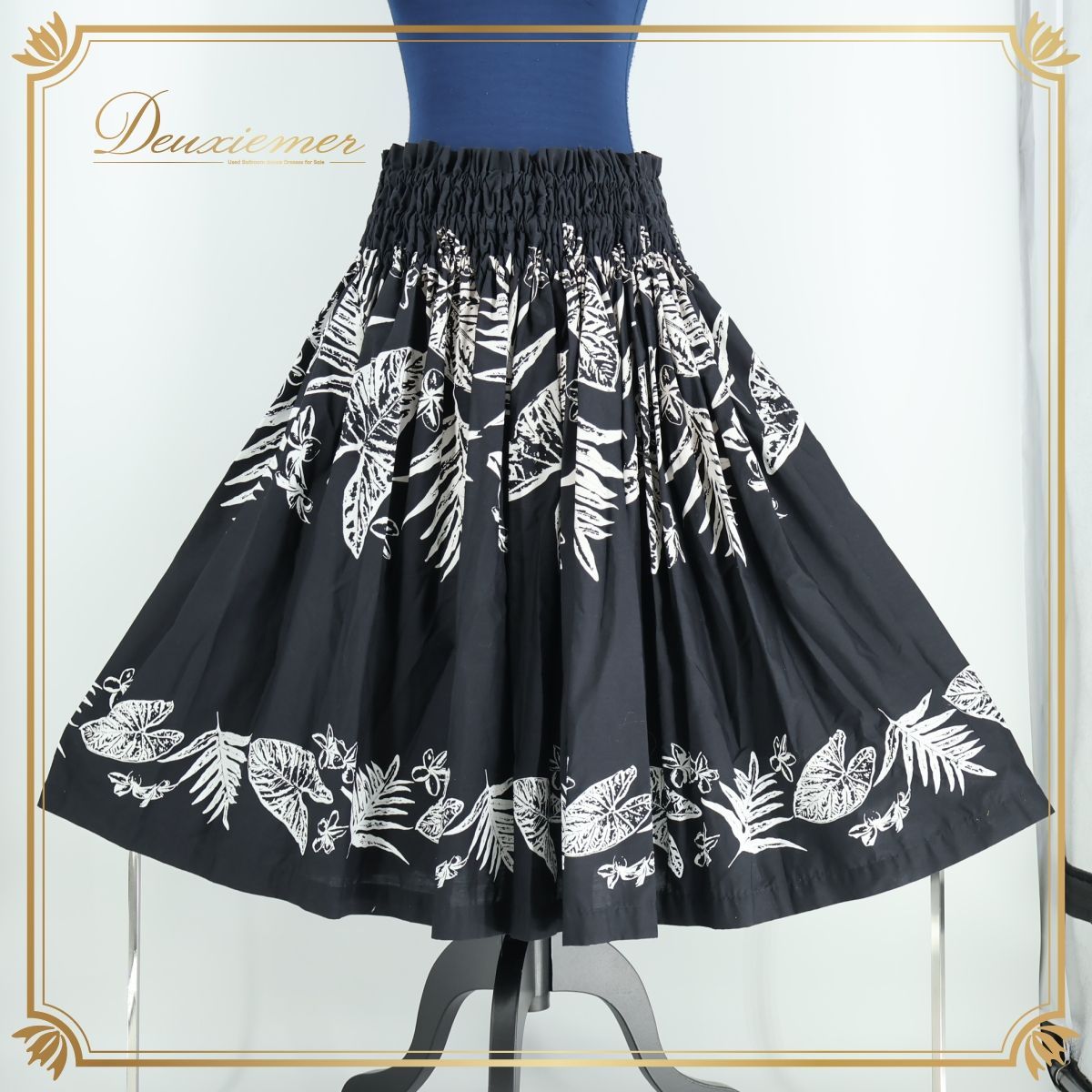 【美品 日本製 フラダンス衣装】ブラック マハロサービス パウスカート 黒 紫 プルメリア柄 ハイビスカス柄 花 パープル ゴム 美品 日本製 フラダンス衣装】ブラック マハロサービス