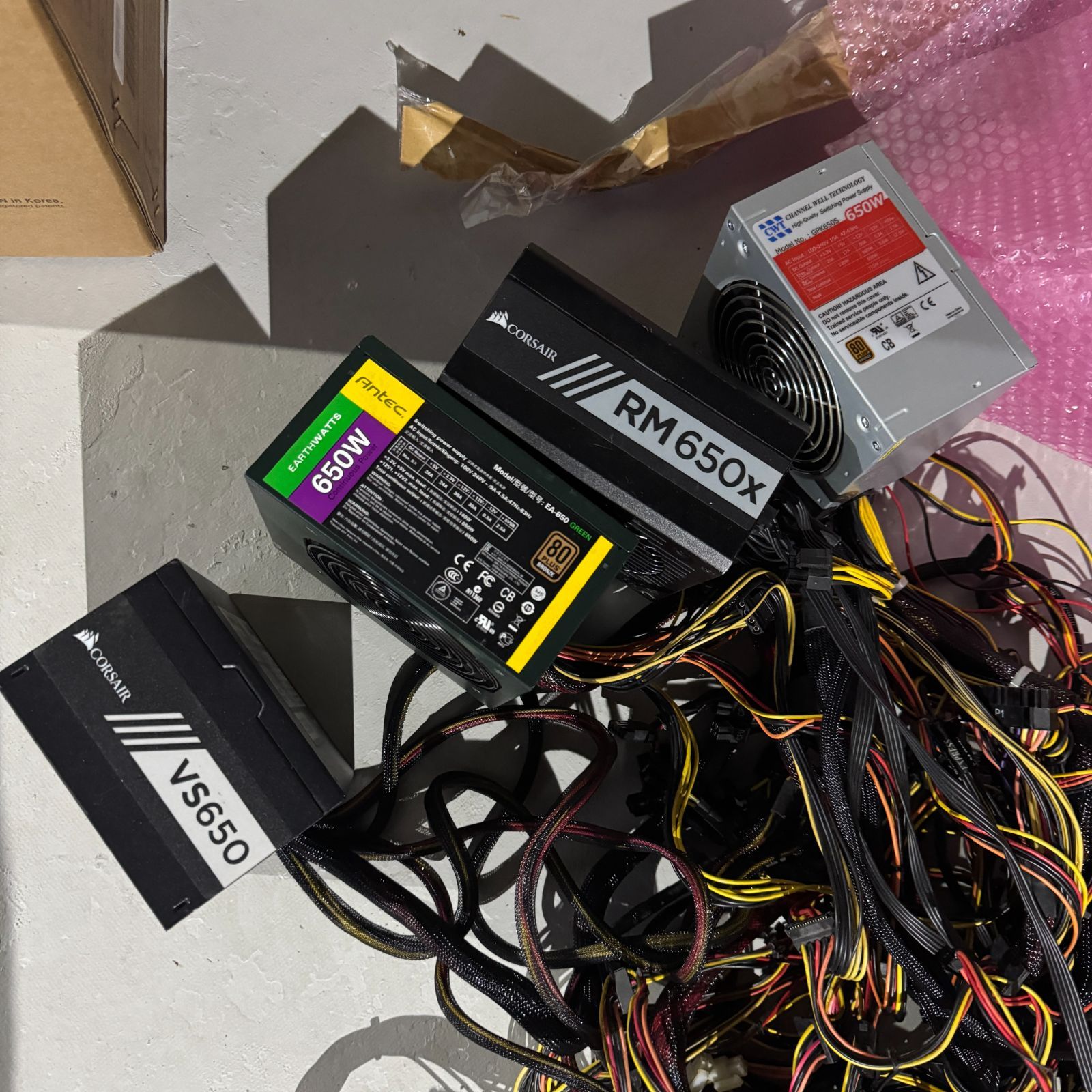 ６ 通電 済 電源ユニット 600W～650W 8個