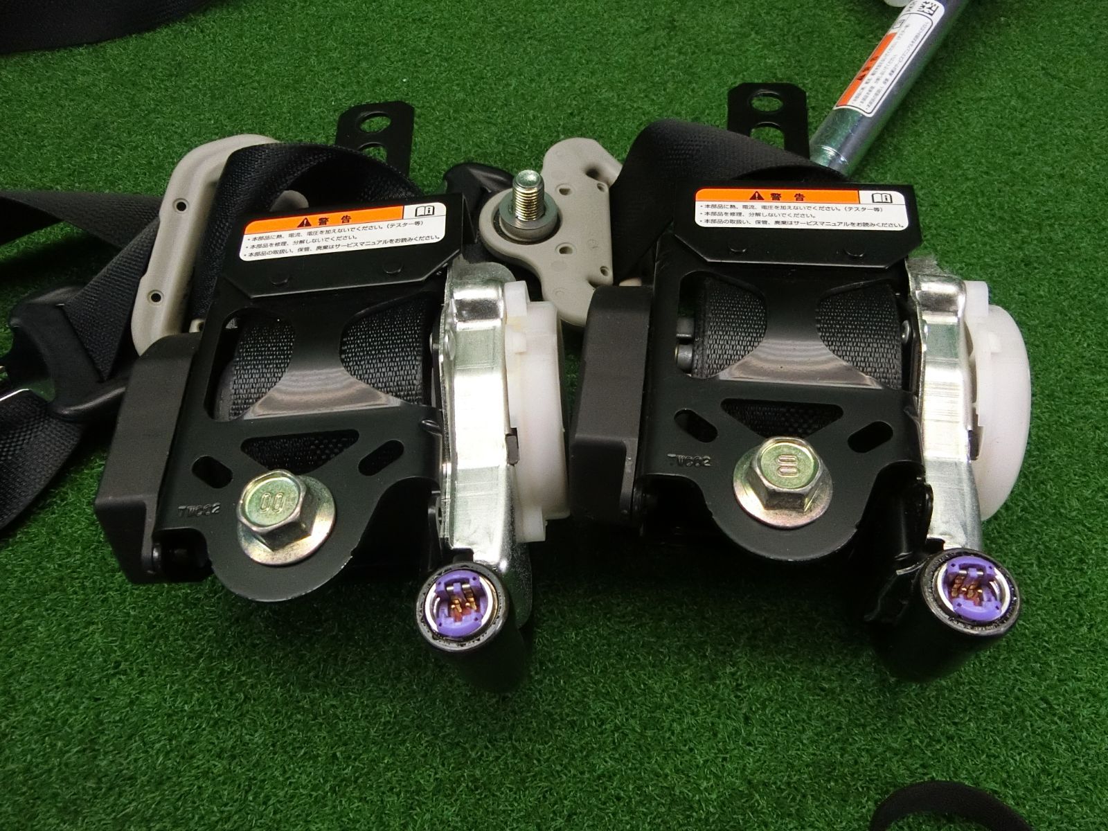 10615 日産 モコ MG33S フロント シートベルト 左右セット キャッチ 84940-50M00 84920-50M10 BRIGHTFACE_UK