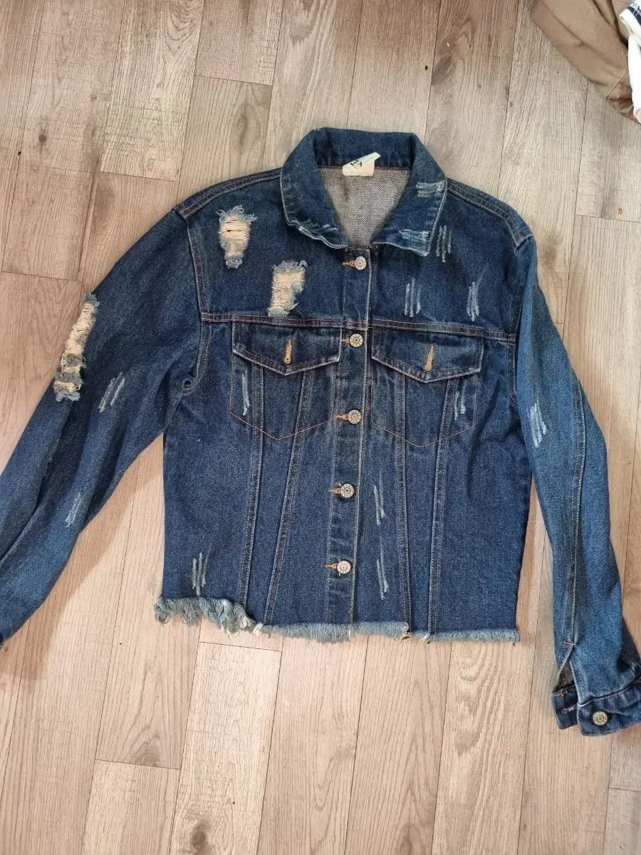 ダメージ クロップド デニムジャケット