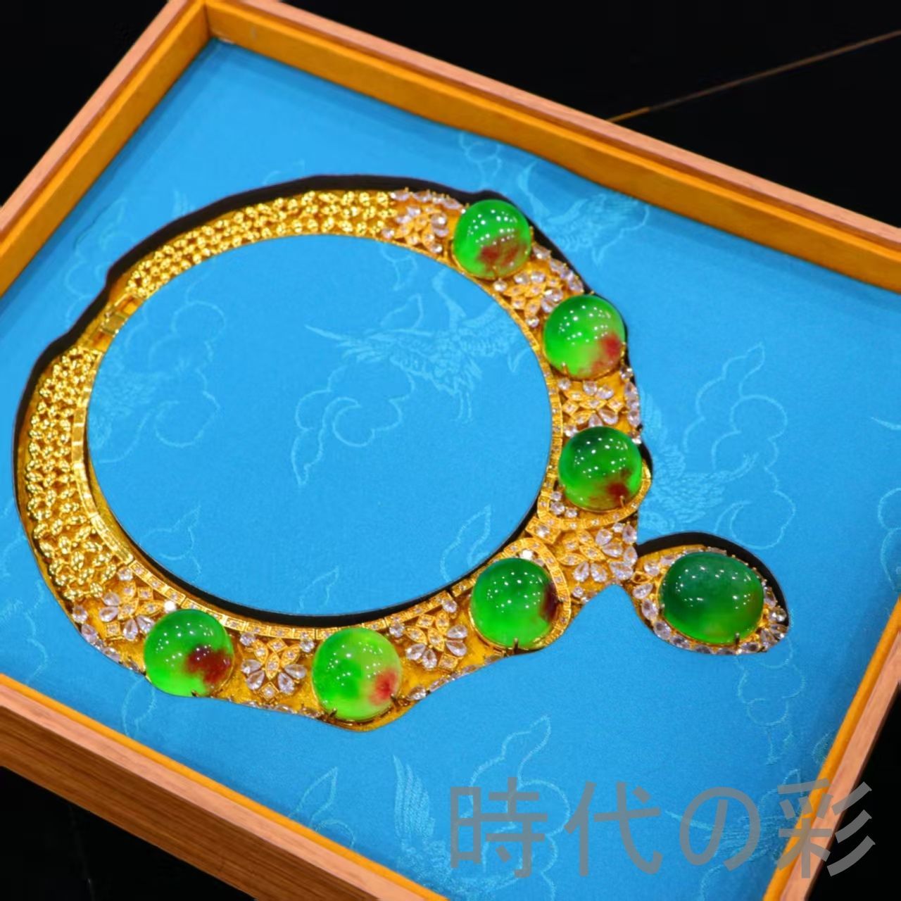 中国古美術 清代 高冰翡翠 宝石彫 旧家蔵 精工彫刻 共箱 唐物 アンティーク 宝飾品 R07092721