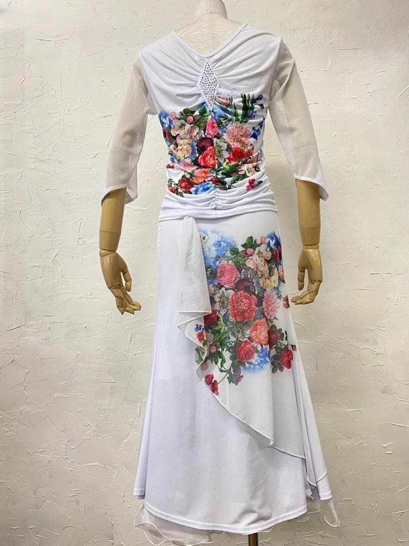 カラフル】新品 花柄 白 フラワープリント 社交ダンスツーピース d008