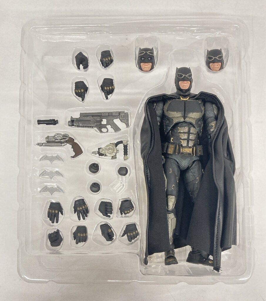 メディコムトイ MAFEX BATMAN / TACTICAL SUIT 064 s-l1200.jpg