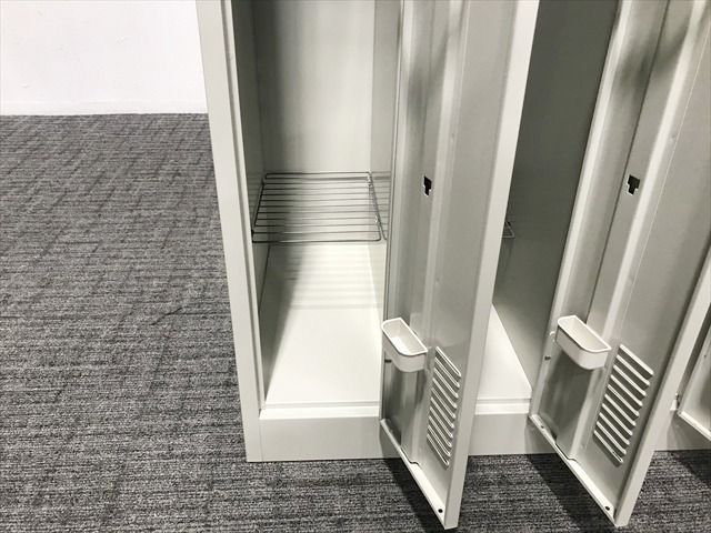 4人用ロッカー 鍵付き 更衣ロッカー LK型 プラス エルグレー MARWIL-DEMENAGEMENTS_CH