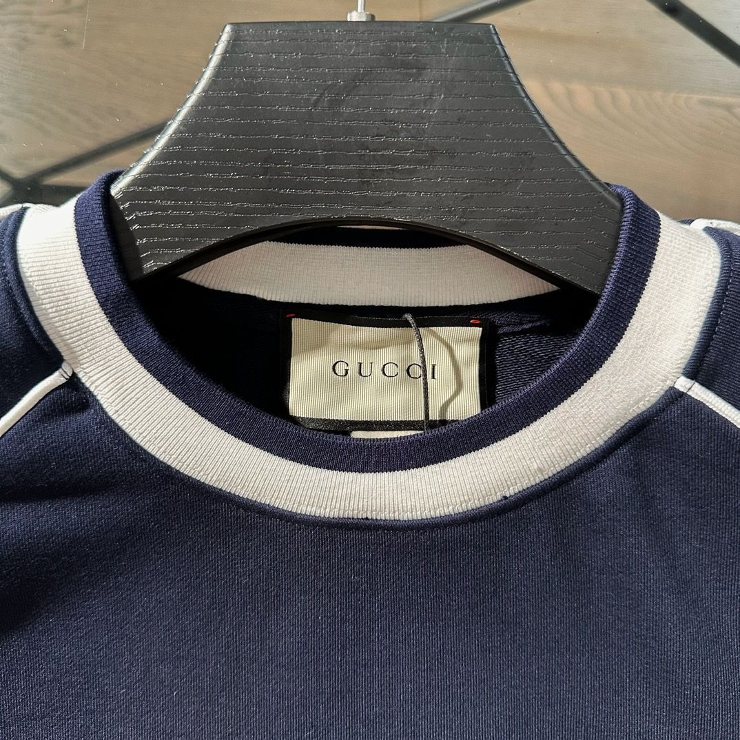 グッチ（GUCCI） 秋の新モデル アルファベット刺繍ロゴの丸首