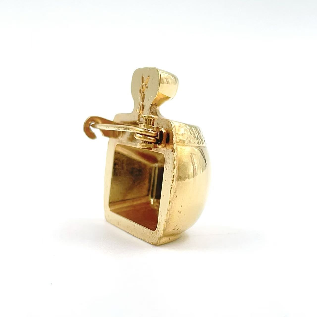 【✨新品✨】YVES SAINT LAURENT ゴールドブローチ Saint Laurent Pre-Owned YSL ロゴ ブローチ | ゴールドトーン