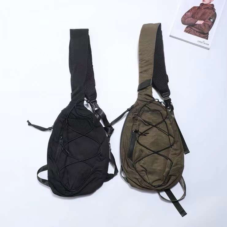 C.P.COMPANY ボディバッグ シーピーカンパニー NYLON B CROSSBODY RUCKSACK - メルカリ