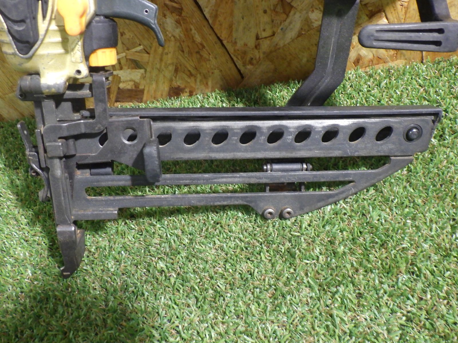 フロアタッカ フロアネイラ