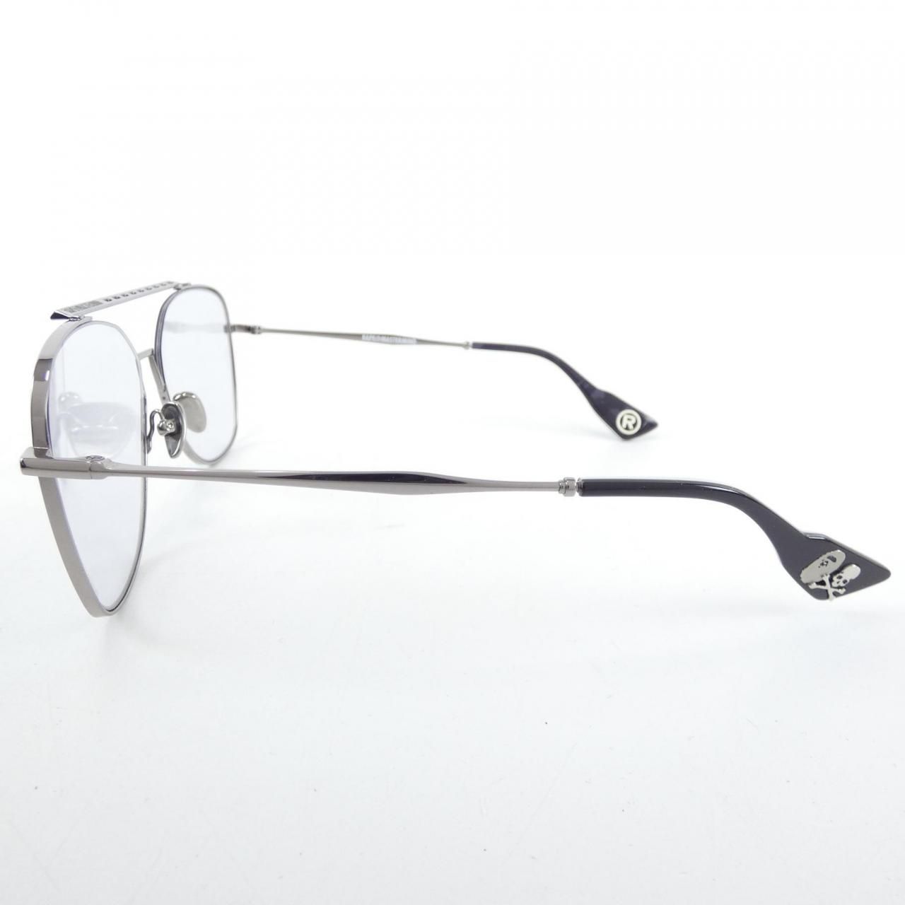 EYEWEAR