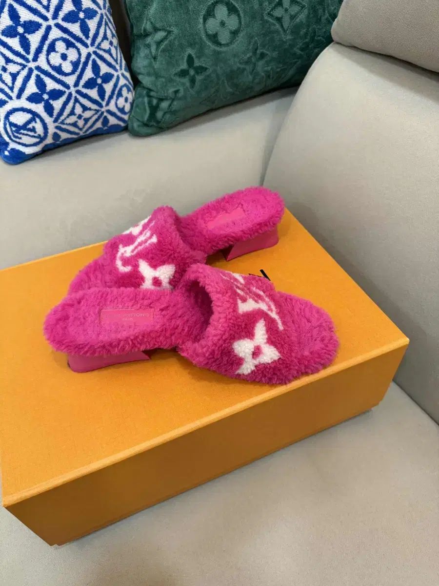 Louis Vuitton シアリング ミュール スリッパ 37サイズ