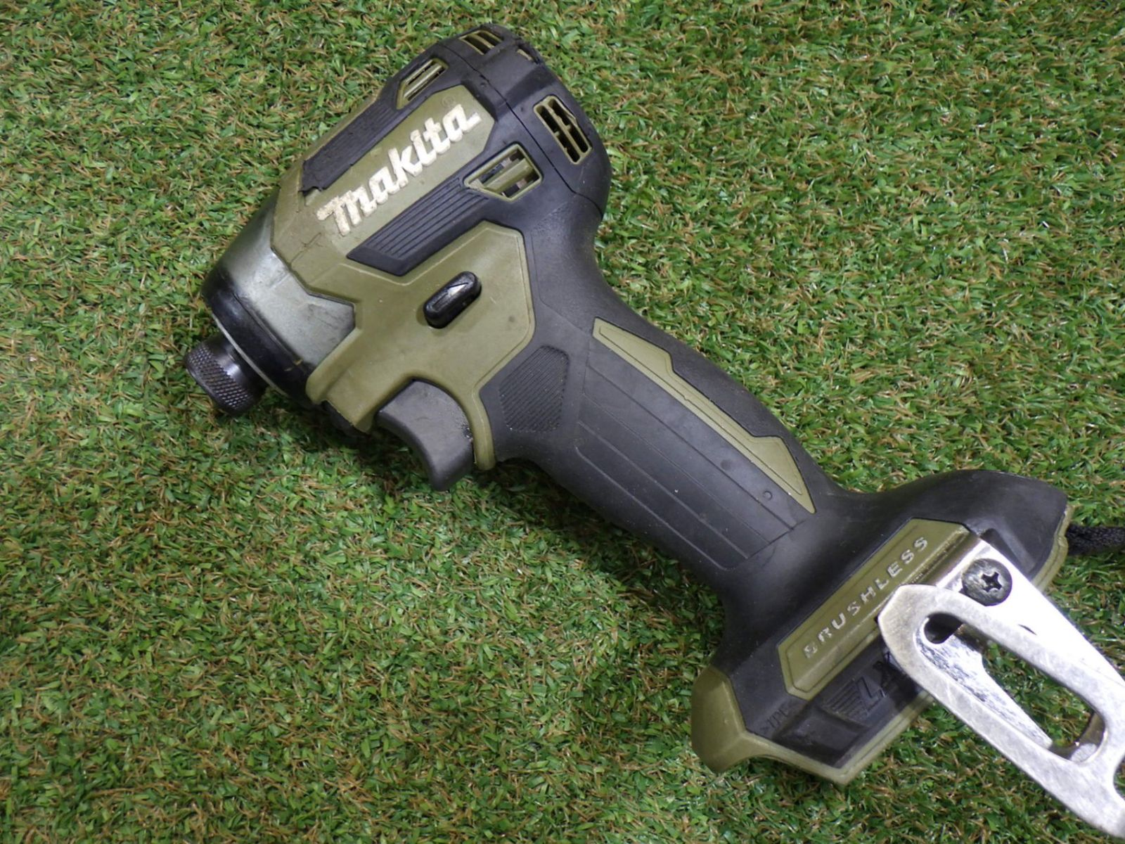 新品 未使用 マキタ 18Vインパクト【TD173Dオリーブ】バッテリー 新品 未使用 マキタ 18Vインパクト【TD173Dオリーブ】バッテリー