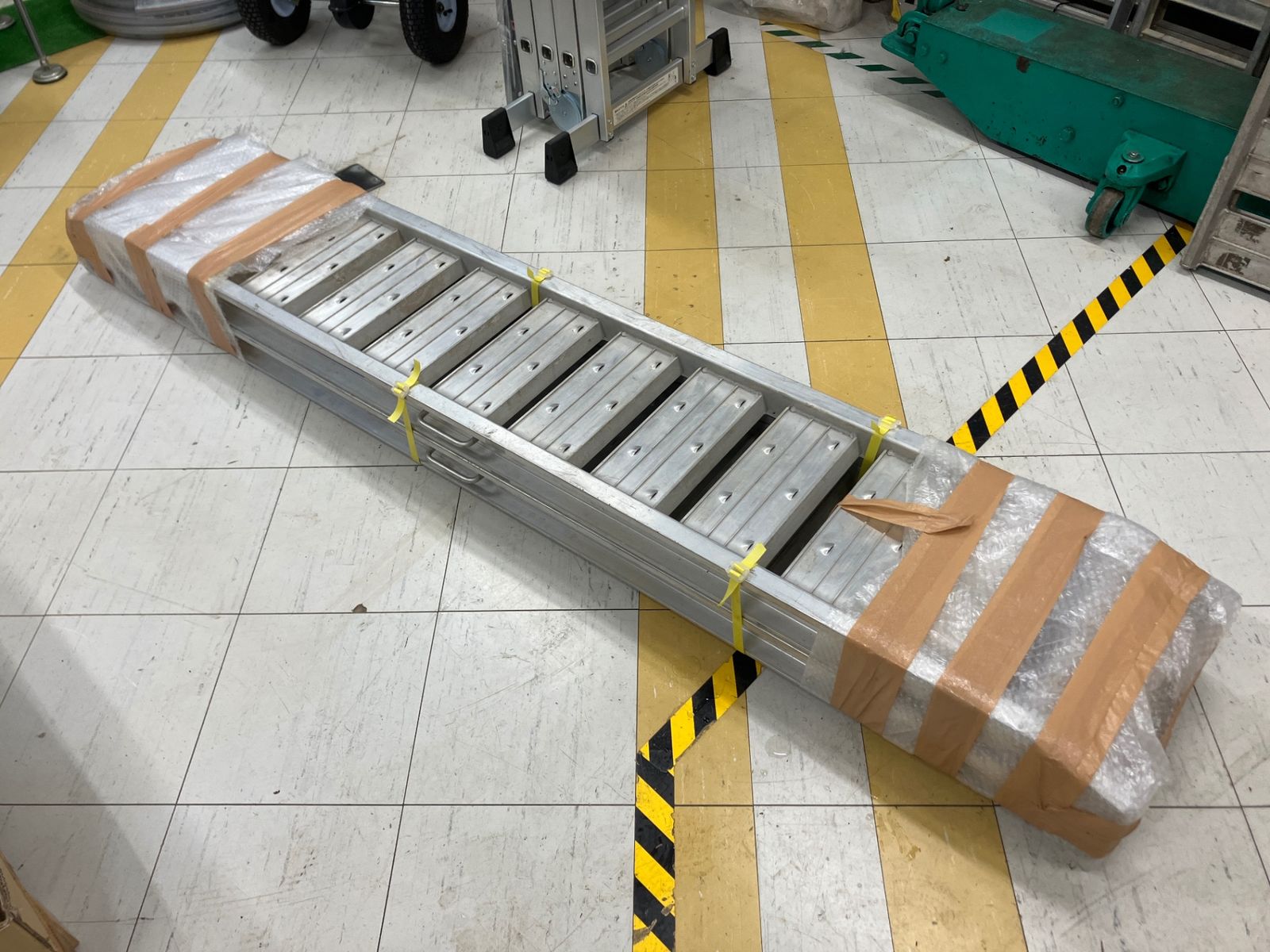 送料含む 品 アルミブリッジ 東海アルコック工業 NAS-0712M 1200kg 7尺 アクトツール富山店 草