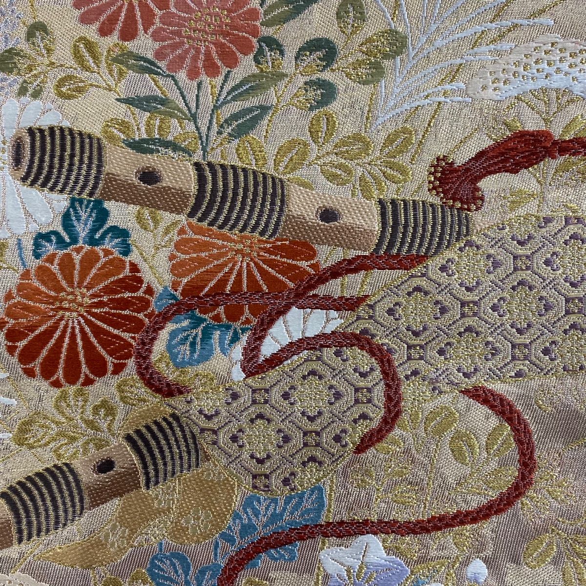 袋帯 秀品 和楽器 秋草 箔 金糸 ベージュ お太鼓柄 正絹