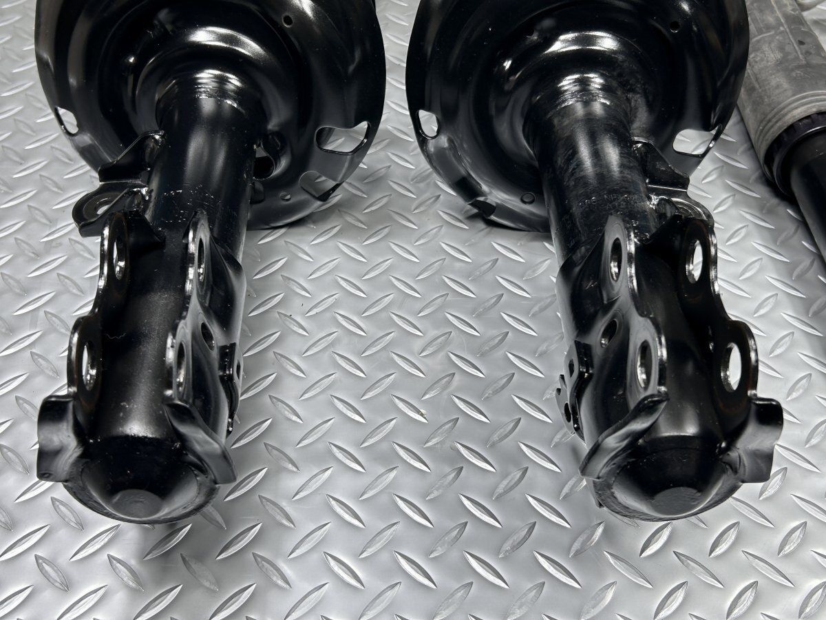 新車取り外し　プリウス 50系　純正サスキット ZVW50/ZVW51 新車取り外しプリウス 50系純正サスキット ZVW50/ZVW51