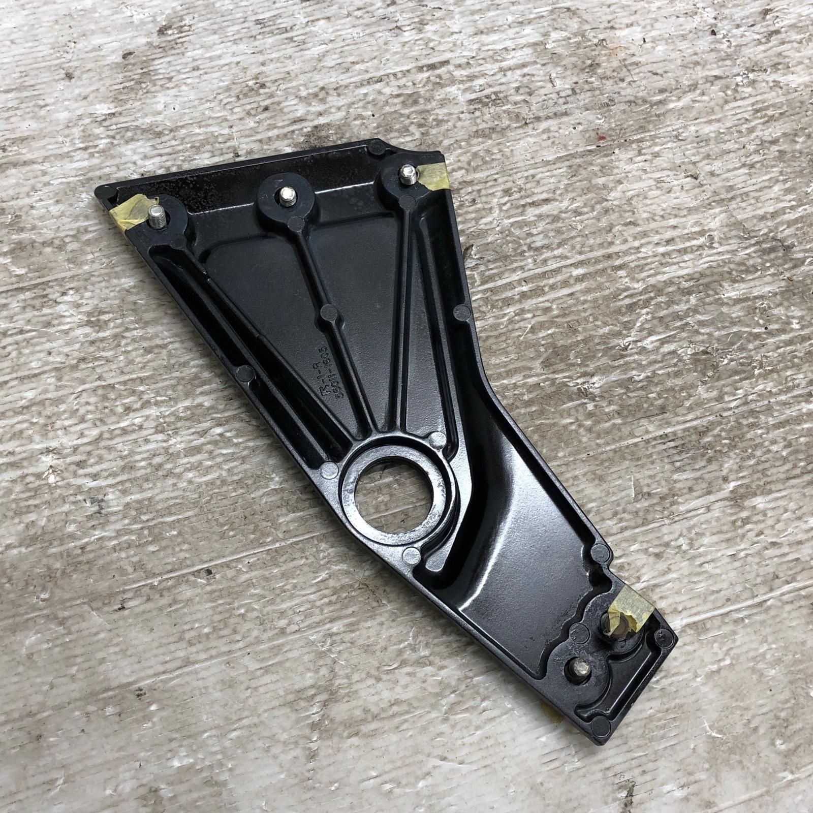 KAWASAKI ゼファー1100 ZRT10A ピボットプレート 右 カワサキ