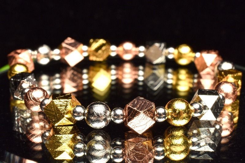 宇宙からの贈り物 ◇メテオライト(アルタイ隕石)ブレスレット天然石