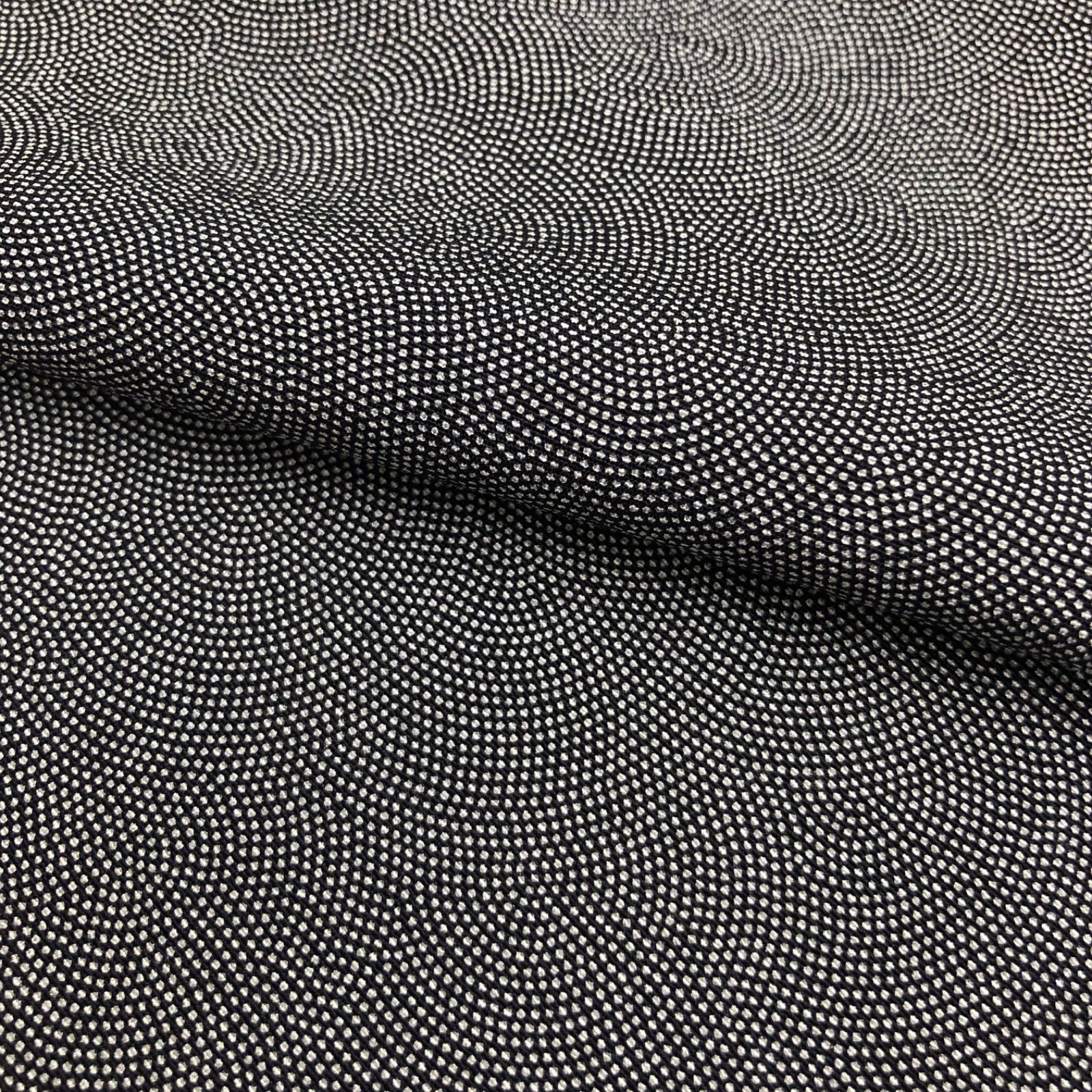 両面染小紋 伊勢型 七宝繋ぎ×鮫 共八掛 正絹 反物 風呂敷 両面染 鮫小紋 / 麻型 – 京都あさひ屋－Kyoto Asahiya