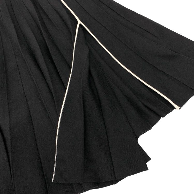 sacai サカイ アシンメトリーヘム ニットプリーツスカート sacai サカイ アシンメトリーヘム ニットプリーツスカート