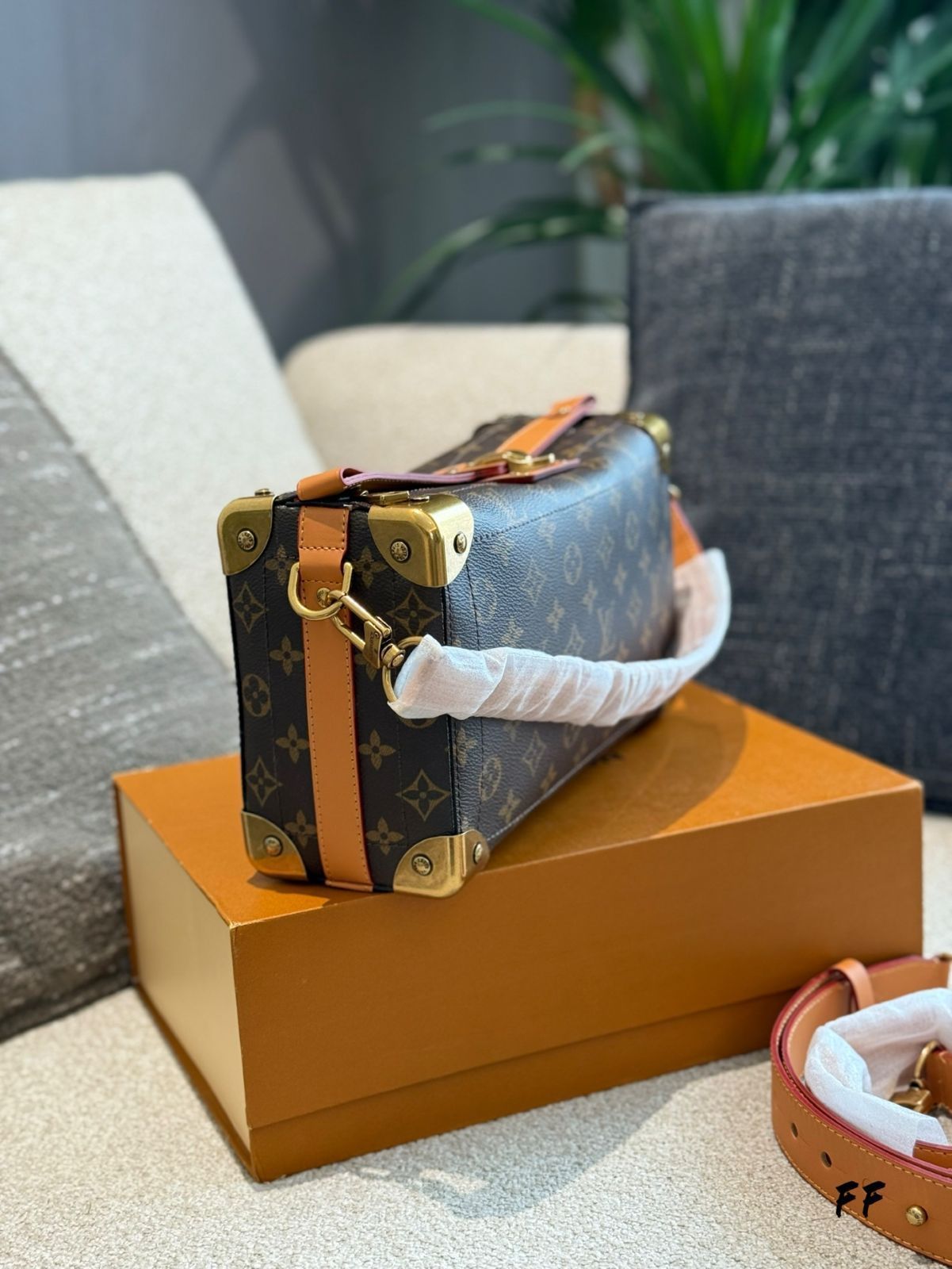 LOUIS VUITTON 2025年新作 ソウルトランク ブラックレザー 29cm