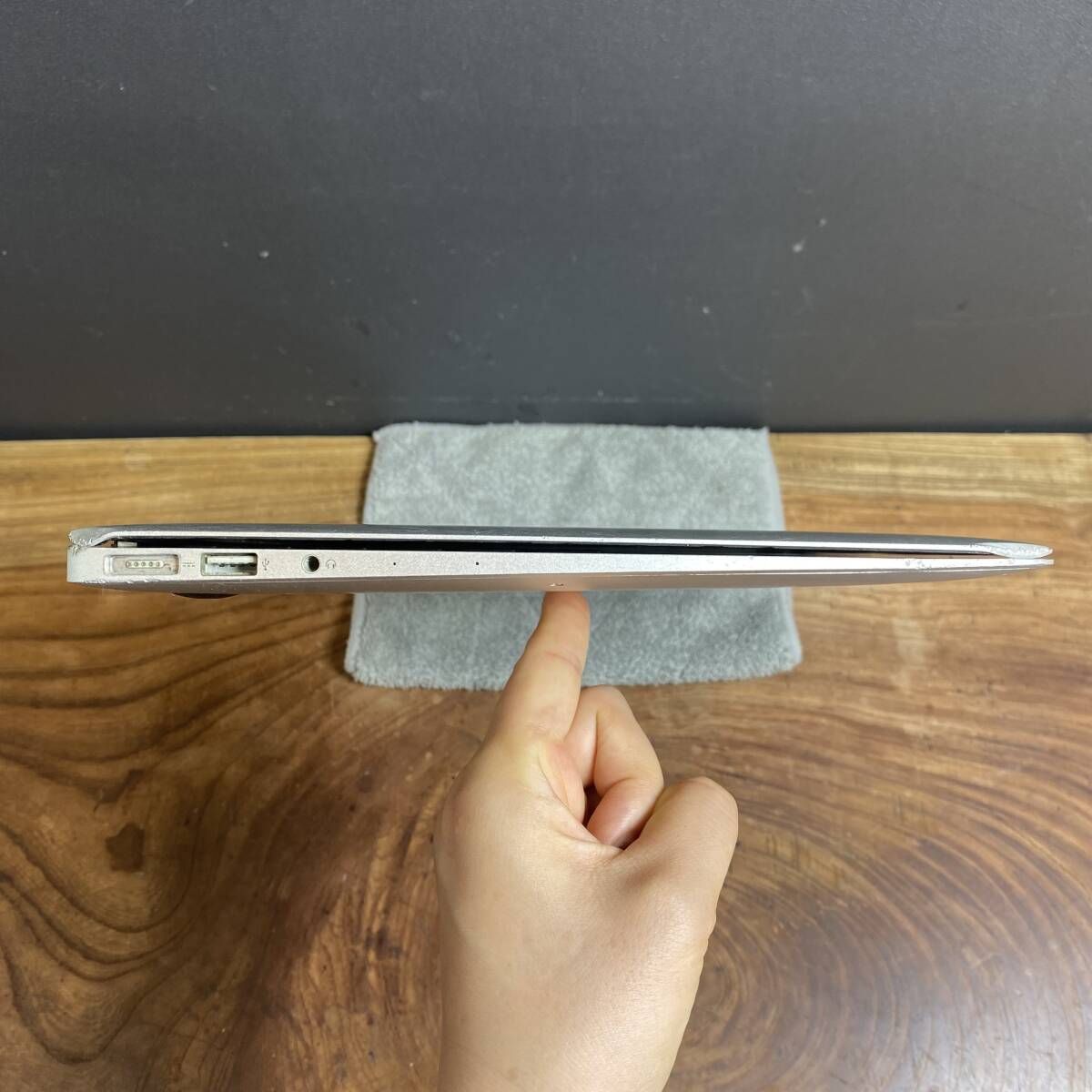 ［ジャンク品］Apple MacBook Air 13inch 2013/501 MacBook Air (13-inch， Mid 2013) ジャンク品