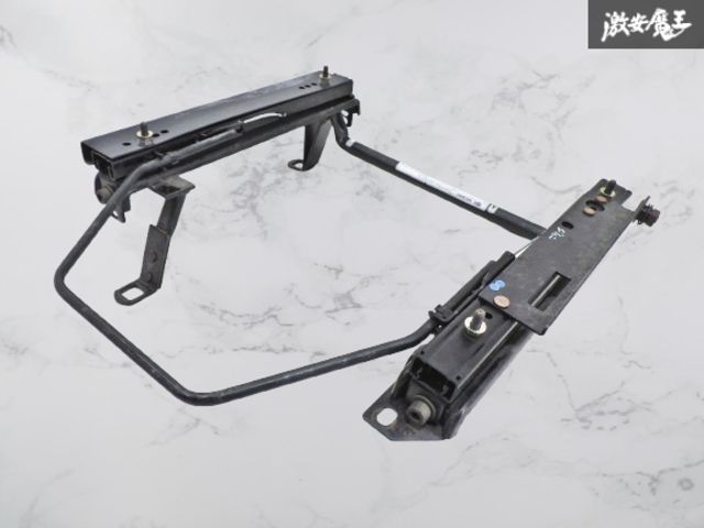 [部品] レカロ・シートレール  スズキ ジムニー JB23W用 スズキ ジムニー JB23W 底留め用シートレール レカロ SR