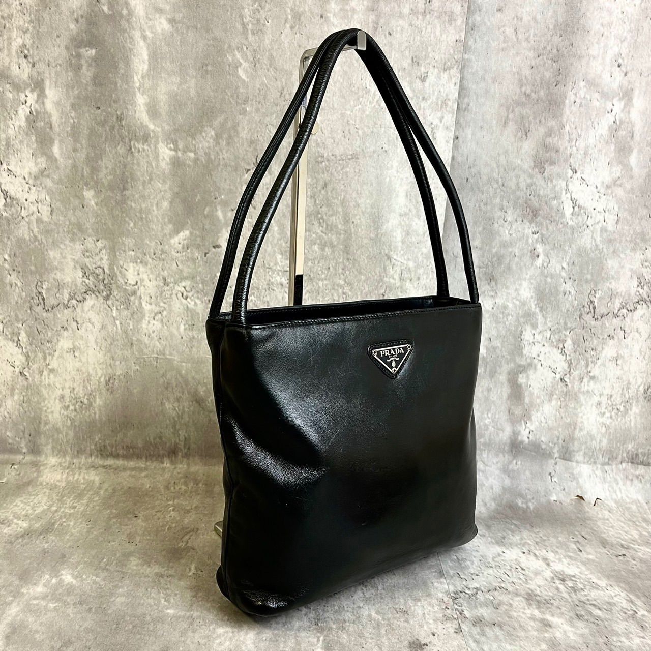 PRADA プラダ トートバッグ レザー 三角ロゴ ブラック ラムレザー