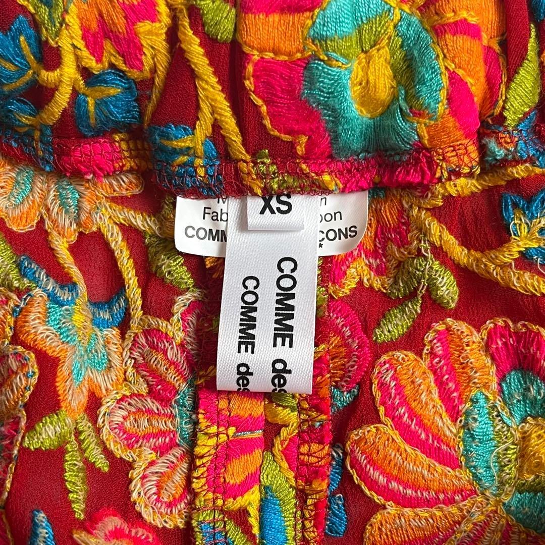 コムコム 花柄刺繍