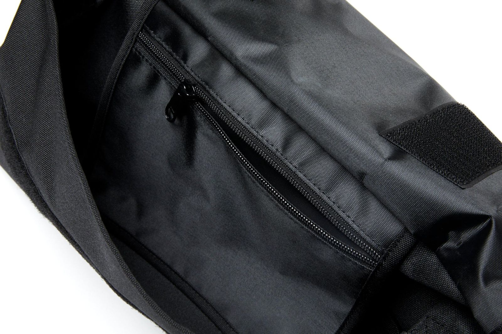 【美品】BUMP OF CHICKEN Logo Messenger Bag Amazon.co.jp: BUMP OF CHICKEN(バンプオブチキン）ロゴ