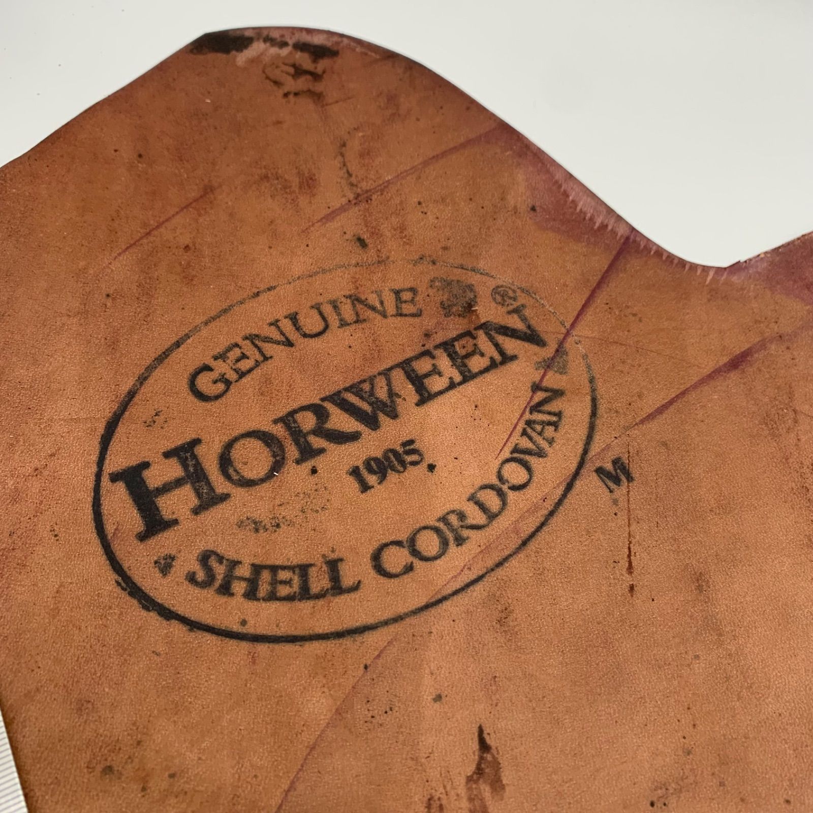 ホーウィン　シェルコードバン　革　ハギレ