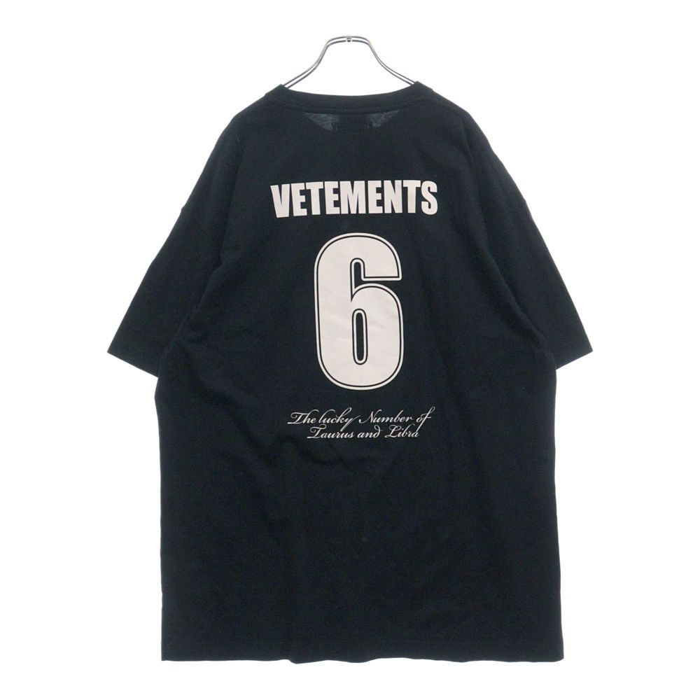 VETEMENTS (ヴェトモン) 19AW プラネットナンバー プリント クルーネック半袖Tシャツ ブラック UAH20TR901 - メルカリ