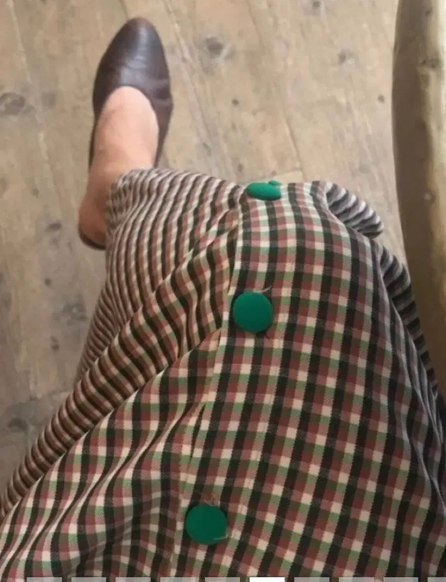 シエンヌ CHECK グリーンボタン スカート