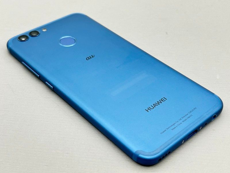 HUAWEL nova 2 au SIMフリー。 スリムボディでダブルレンズカメラが