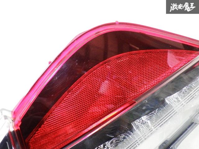 ☆点灯確認済☆ トヨタ 純正 ZVW52 プリウスPHV リア ウインカー