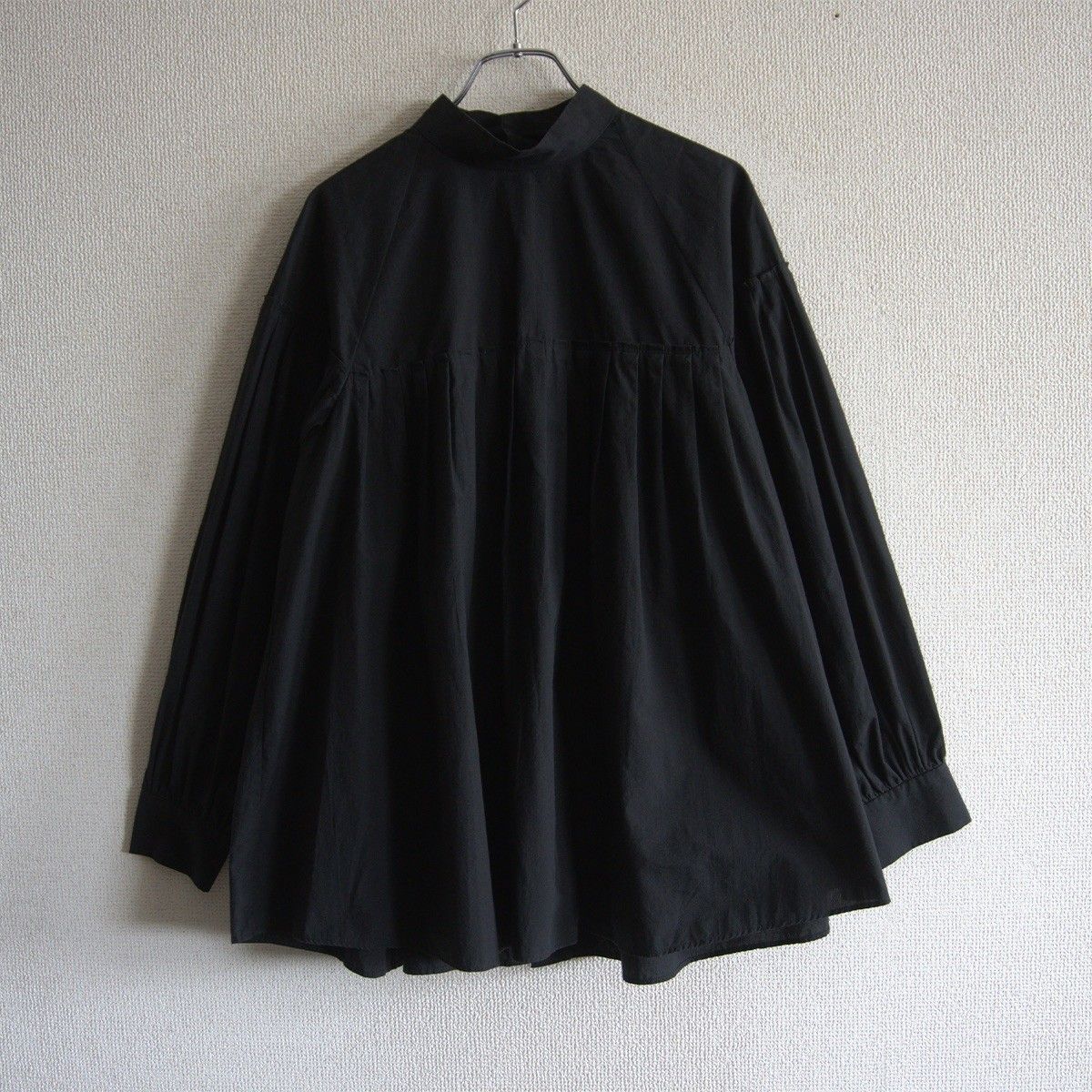 Arts&Science Back botton tuck blouse