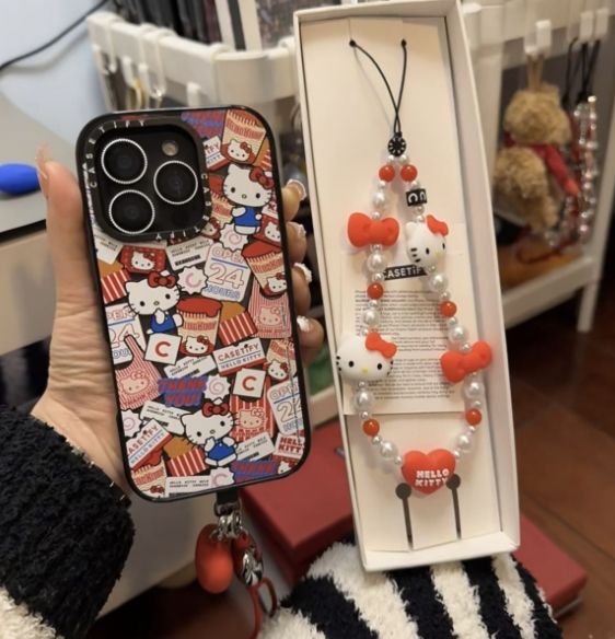 CASETiFY HELLO KITTY ケース 50周年 iPhone15 CASETiFY Hello Kitty 50th Anniversary Phone Cases Are