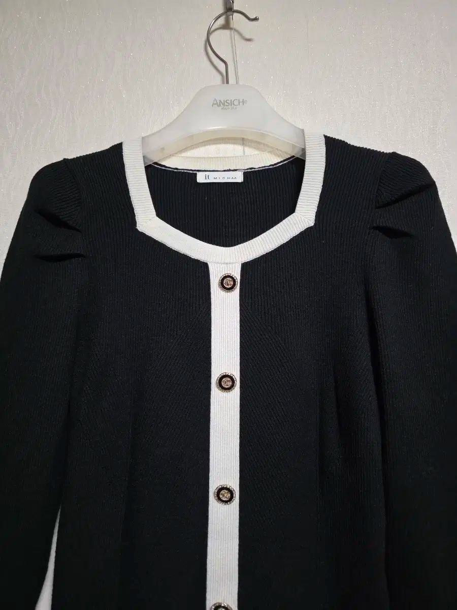 itMICHAA イッミシャ スクエアネック ニット プルオーバー