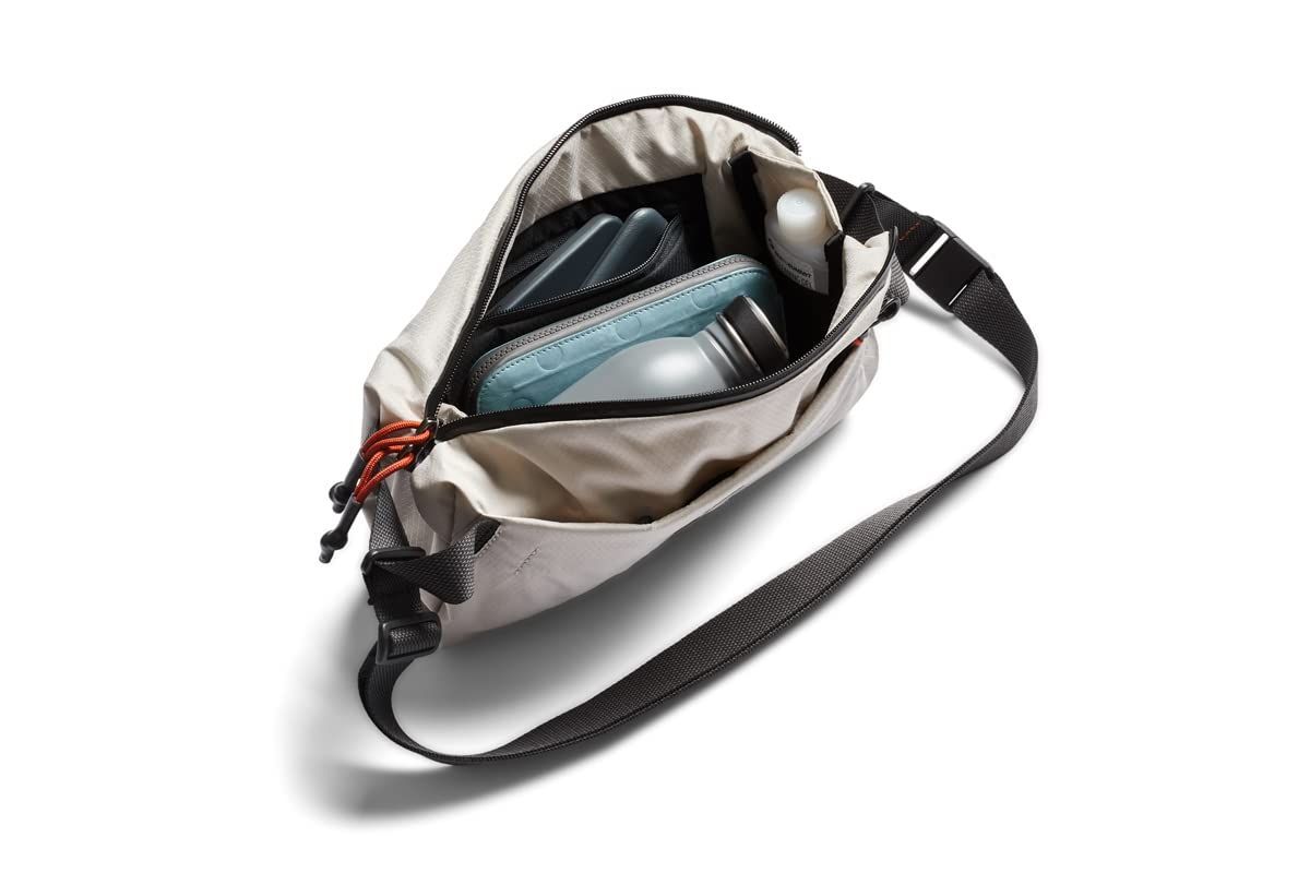 色: ChalkBellroy Lite Sling 軽量クロスボディバッグ ...