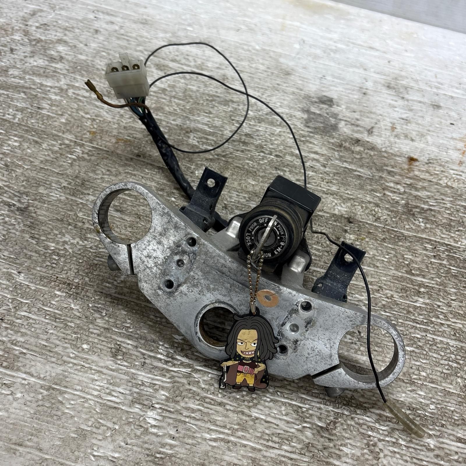 KAWASAKI バリオス2 ZR250B トップブリッジ スイッチ付 カワサキ