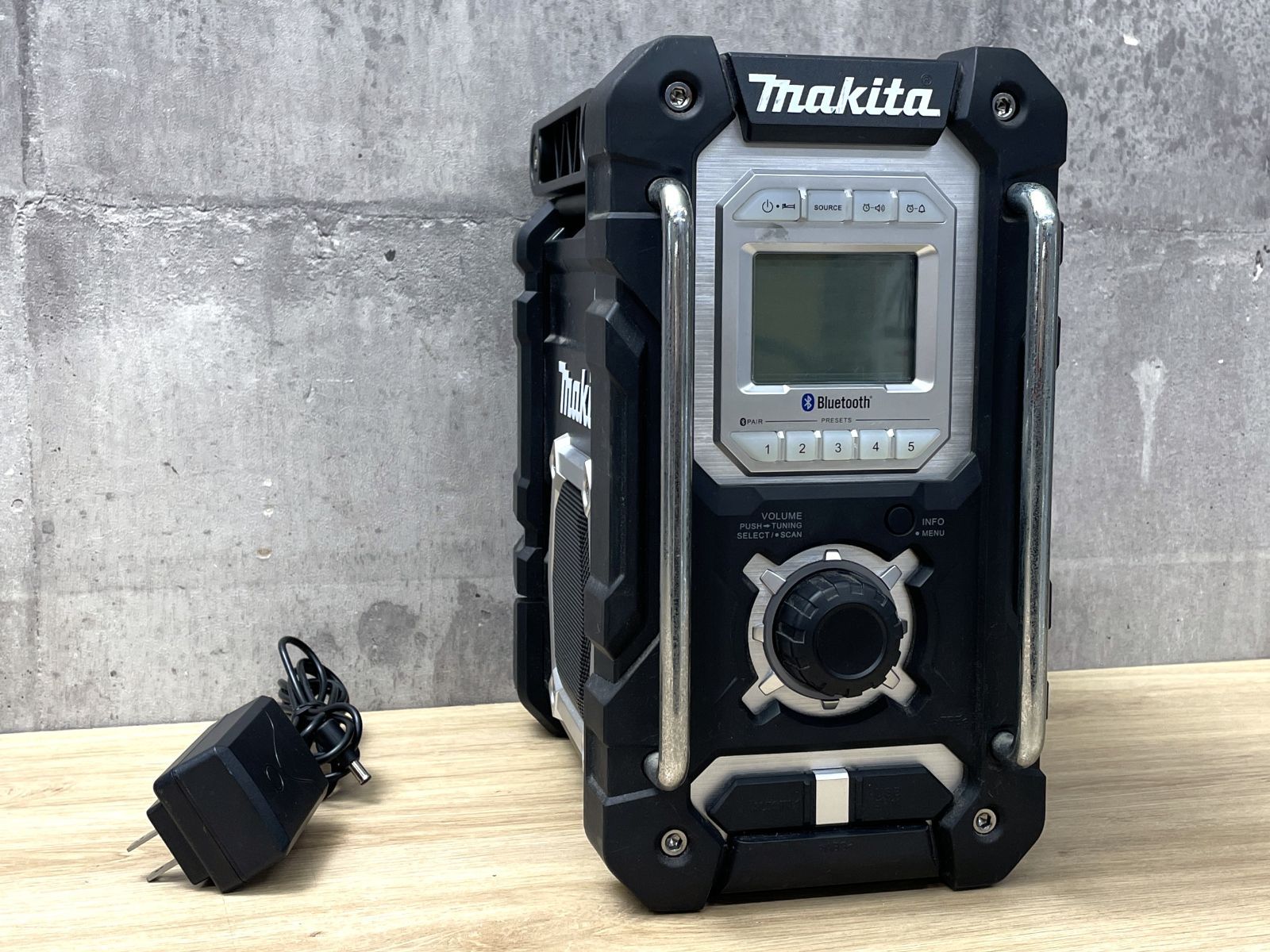makita マキタ現場ラジオ MR108 Bluetooth対応 美品】Makita Bluetooth